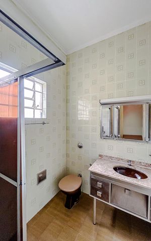 Casa para alugar com 120m², 4 quartos e 2 vagasBanheiro