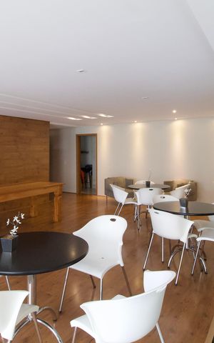 Apartamento à venda com 79m², 3 quartos e 2 vagas Apartamento à venda com 79m², 3 quartos e 2 vagasÁrea comum - Salão de festas