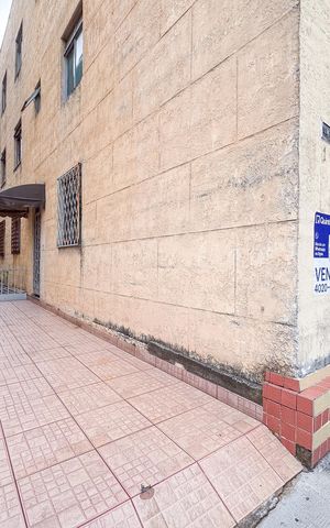 Apartamento à venda com 66m², 2 quartos e sem vaga Apartamento à venda com 66m², 2 quartos e sem vagaCorredor entrada