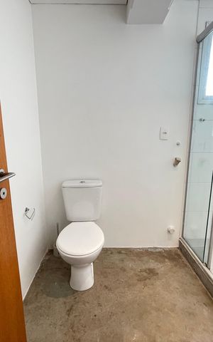 Studio para alugar com 35m², 1 quarto e 1 vaga Studio para alugar com 35m², 1 quarto e 1 vagaBanheiro