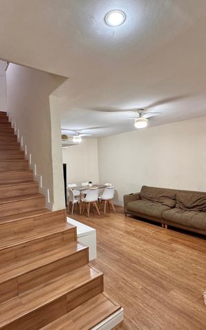Casa de condomínio à venda com 134m², 3 quartos e 2 vagas Casa de condomínio à venda com 134m², 3 quartos e 2 vagasSala