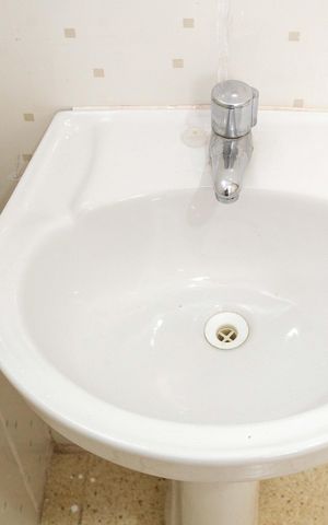 Casa à venda com 109m², 3 quartos e 2 vagasBanheiro Social