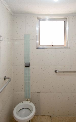 Casa à venda com 109m², 3 quartos e 2 vagasBanheiro Social