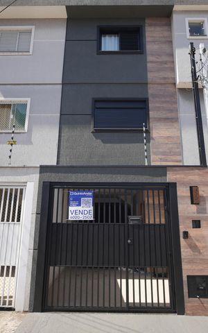 Casa à venda com 90m², 2 quartos e 2 vagasPlaca