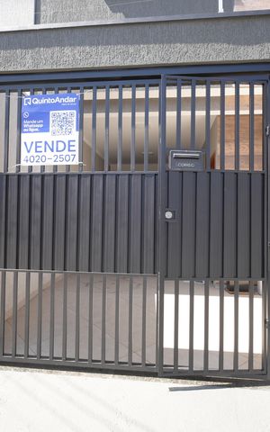 Casa à venda com 90m², 2 quartos e 2 vagasPlaca
