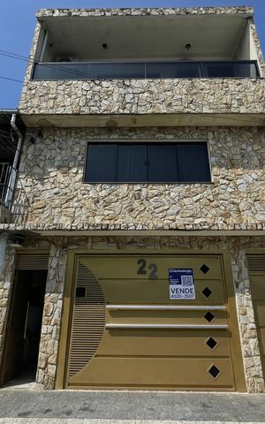 Casa à venda com 120m², 4 quartos e 3 vagas Casa à venda com 120m², 4 quartos e 3 vagasFachada