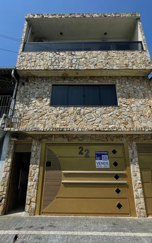 Casa à venda com 120m², 4 quartos e 3 vagas Casa à venda com 120m², 4 quartos e 3 vagasFachada + Placa