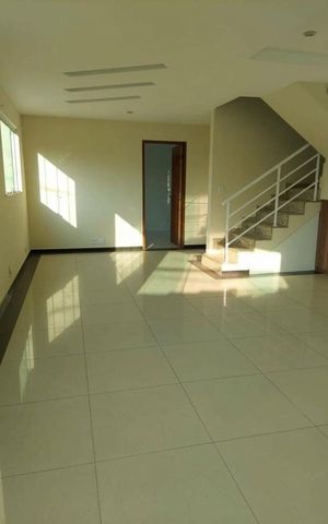 Casa de condomínio à venda com 150m², 3 quartos e 3 vagasSala