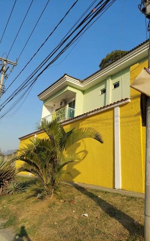 Casa de condomínio à venda com 150m², 3 quartos e 3 vagasFachada