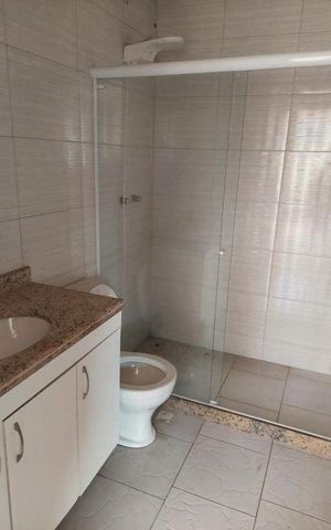Casa de condomínio à venda com 150m², 3 quartos e 3 vagasBanheiro
