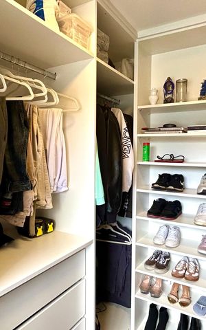 Apartamento à venda com 56m², 1 quarto e 1 vaga Apartamento à venda com 56m², 1 quarto e 1 vagaCloset da suíte