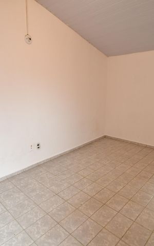 Casa para alugar com 288m², 3 quartos e 2 vagasEscritório