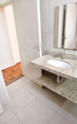 Casa para alugar com 288m², 3 quartos e 2 vagasBanheiro Suíte