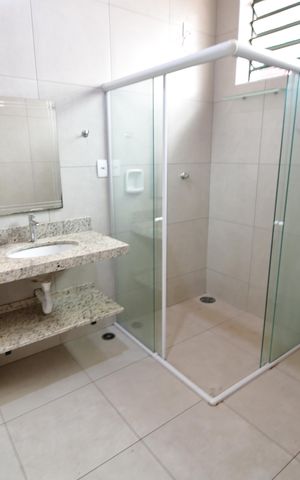 Casa para alugar com 288m², 3 quartos e 2 vagasBanheiro Suíte