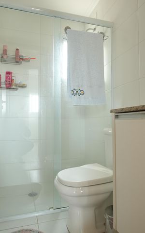 Apartamento à venda com 55m², 2 quartos e 2 vagasBanheiro Social