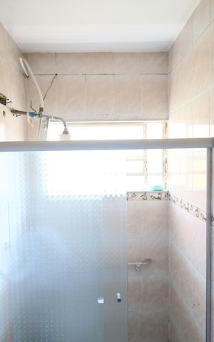 Casa à venda com 125m², 3 quartos e 2 vagasBanheiro
