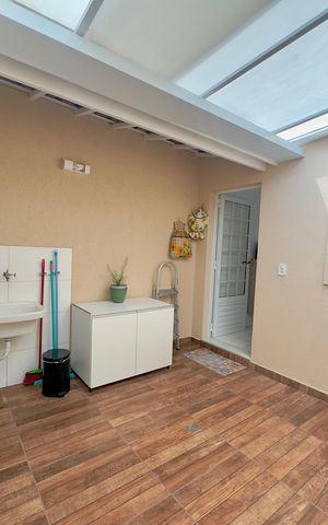Casa de condomínio à venda com 70m², 2 quartos e 1 vaga Casa de condomínio à venda com 70m², 2 quartos e 1 vagaÁrea de Serviço