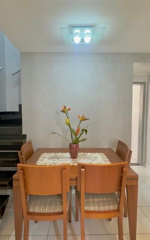 Casa de condomínio à venda com 70m², 2 quartos e 1 vaga Casa de condomínio à venda com 70m², 2 quartos e 1 vagaSala