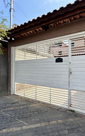 Casa à venda com 125m², 2 quartos e 4 vagas Casa à venda com 125m², 2 quartos e 4 vagasFachada
