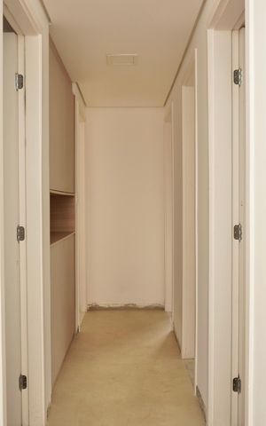 Apartamento à venda com 123m², 4 quartos e 3 vagas Apartamento à venda com 123m², 4 quartos e 3 vagasCorredor