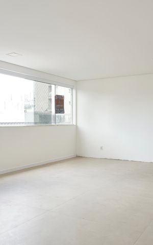 Apartamento à venda com 123m², 4 quartos e 3 vagas Apartamento à venda com 123m², 4 quartos e 3 vagasSala