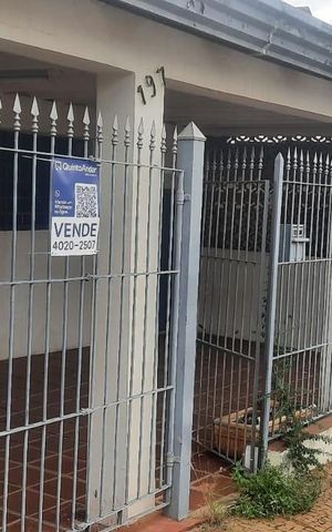 Casa à venda com 206m², 2 quartos e 2 vagas Casa à venda com 206m², 2 quartos e 2 vagasPlaquinha