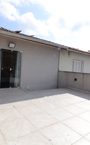 Casa à venda com 250m², 5 quartos e 2 vagasVaranda