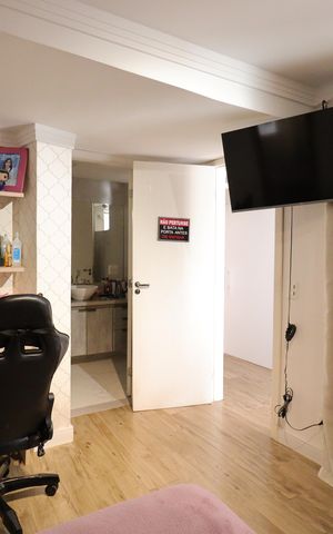 Casa à venda com 250m², 5 quartos e 2 vagasQuarto 4 - Suíte