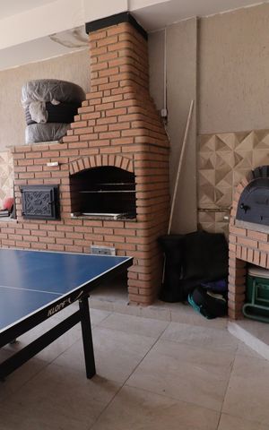 Casa à venda com 250m², 5 quartos e 2 vagasChurrasqueira