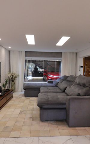 Casa à venda com 250m², 5 quartos e 2 vagasSala