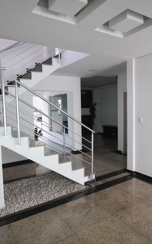 Casa à venda com 281m², 3 quartos e 3 vagasSala