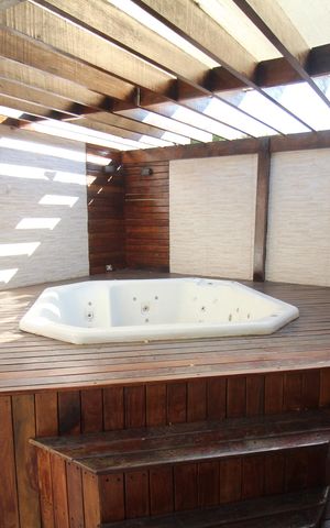 Casa à venda com 281m², 3 quartos e 3 vagasQuintal