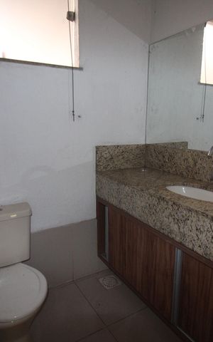 Casa à venda com 281m², 3 quartos e 3 vagasBanheiro 3