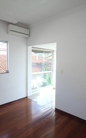 Casa à venda com 281m², 3 quartos e 3 vagasQuarto 2