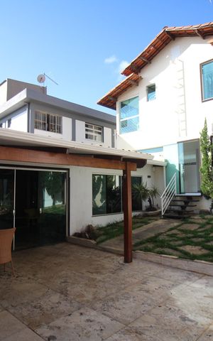 Casa à venda com 281m², 3 quartos e 3 vagasQuintal