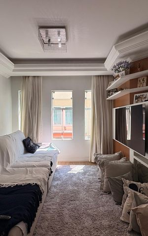 Casa de condomínio à venda com 135m², 3 quartos e 3 vagas Casa de condomínio à venda com 135m², 3 quartos e 3 vagasSala