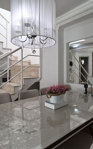 Casa de condomínio à venda com 135m², 3 quartos e 3 vagas Casa de condomínio à venda com 135m², 3 quartos e 3 vagasSala