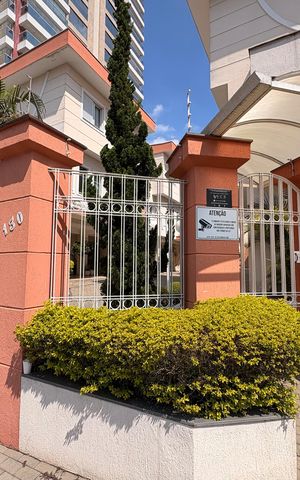 Casa de condomínio à venda com 135m², 3 quartos e 3 vagas Casa de condomínio à venda com 135m², 3 quartos e 3 vagasFachada
