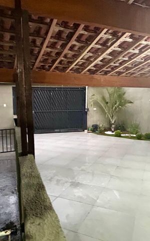 Casa à venda com 208m², 2 quartos e 3 vagas Casa à venda com 208m², 2 quartos e 3 vagasÁrea de Serviço