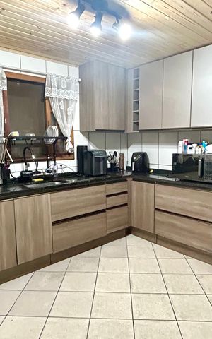 Casa à venda com 208m², 2 quartos e 3 vagas