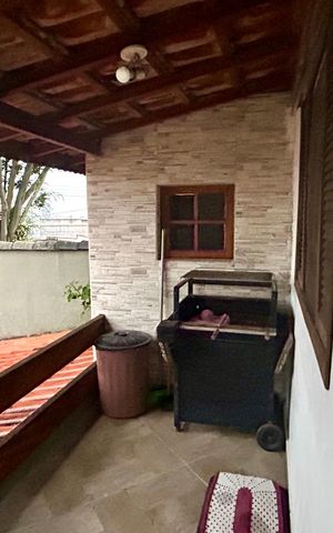 Casa à venda com 208m², 2 quartos e 3 vagas Casa à venda com 208m², 2 quartos e 3 vagasVaranda