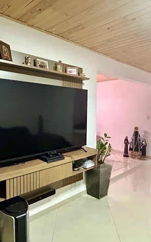 Casa à venda com 208m², 2 quartos e 3 vagas Casa à venda com 208m², 2 quartos e 3 vagasSala