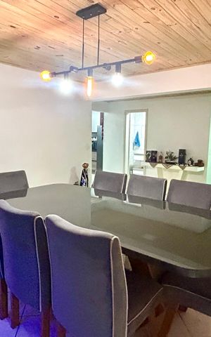 Casa à venda com 208m², 2 quartos e 3 vagas Casa à venda com 208m², 2 quartos e 3 vagasCopa