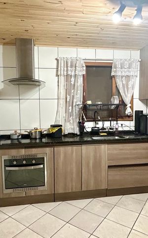 Casa à venda com 208m², 2 quartos e 3 vagas