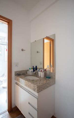 Apartamento à venda com 140m², 4 quartos e 3 vagas Apartamento à venda com 140m², 4 quartos e 3 vagasBanheiro Social