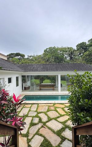 Casa de condomínio para alugar com 1000m², 2 quartos e 2 vagas Casa de condomínio para alugar com 1000m², 2 quartos e 2 vagasVaranda