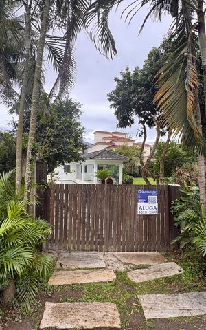 Casa de condomínio para alugar com 1000m², 2 quartos e 2 vagas Casa de condomínio para alugar com 1000m², 2 quartos e 2 vagasFachada