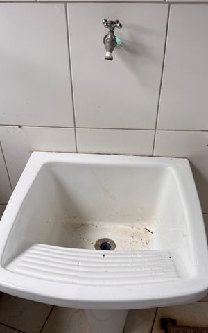 Casa de condomínio para alugar com 1000m², 2 quartos e 2 vagas Casa de condomínio para alugar com 1000m², 2 quartos e 2 vagasÁrea de Serviço