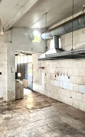 Casa à venda com 376m², 3 quartos e 1 vaga