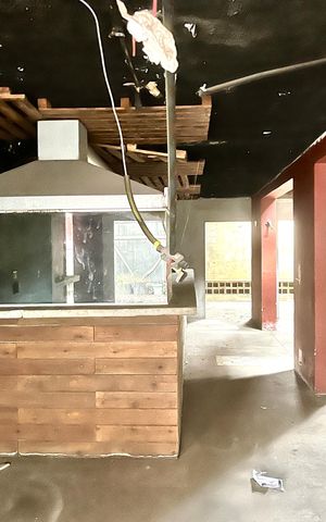 Casa à venda com 376m², 3 quartos e 1 vaga